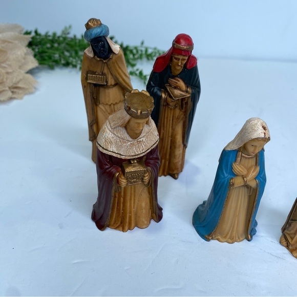 Vintage 10pcs Art Plastics Nativity Set Missing Baby Jesus Shepherd Wisemen - Picture 5 of 12